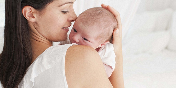 3 gettyimages 104821551 - روش شیردهی به نوزادان مبتلا به رفلاکس