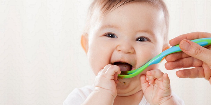 feeding happy baby fb - به قویترین نوزاد دنیا،این غذاها را بدهید!(2)