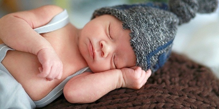 just born baby wide wallpaper - راهکارهایی برای خوب خوابیدن نوزاد