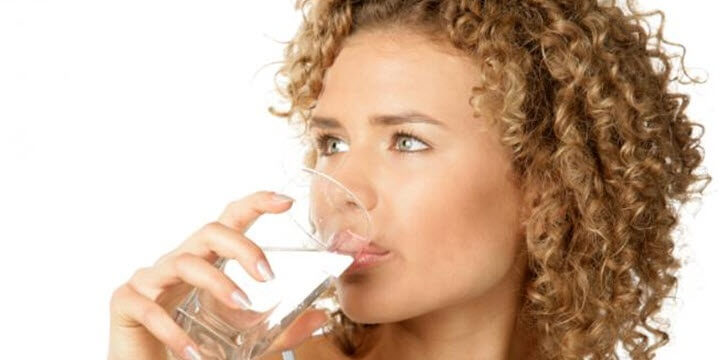 دلایل زایمان زودرس، زیاد آب بنوشیم؟